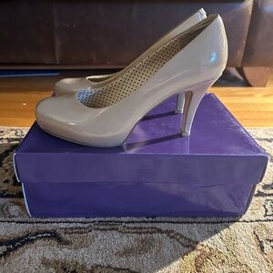 Elegant Beige Patent Leather Heels